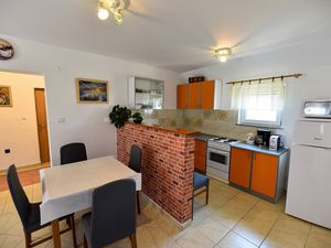 23933462-Ferienwohnung-6-Vir-300x225-2