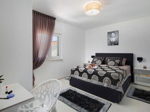 23934238-Ferienwohnung-4-Vir-300x225-3