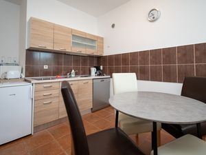 23931567-Ferienwohnung-4-Vir-300x225-3