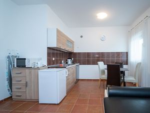 23931567-Ferienwohnung-4-Vir-300x225-4