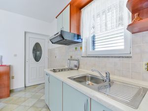 23933449-Ferienwohnung-4-Vir-300x225-3