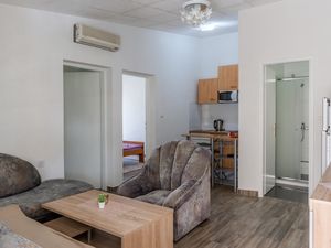 24018712-Ferienwohnung-4-Vir-300x225-3