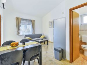 23544688-Ferienwohnung-4-Vir-300x225-5