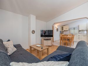 24020951-Ferienwohnung-4-Vir-300x225-2