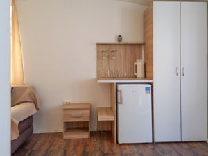 24044015-Ferienwohnung-4-Vir-300x225-2