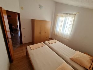 24058943-Ferienwohnung-4-Vir-300x225-2