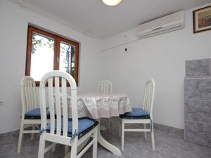 19126248-Ferienwohnung-4-Vis-300x225-1