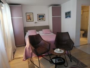 18693021-Ferienwohnung-2-Vis-300x225-4