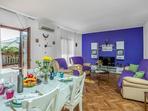 23727762-Ferienwohnung-6-Viskovo-300x225-5