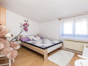 23736406-Ferienwohnung-5-Viskovo-300x225-4