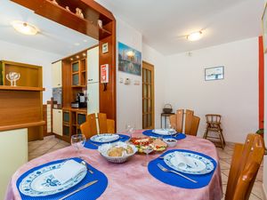 23140349-Ferienwohnung-6-Viskovo-300x225-5