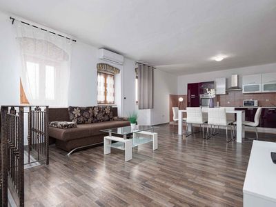 Ferienwohnung für 6 Personen (120 m²) in Višnjan 1/10