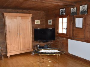 437192-Ferienwohnung-5-Visp-300x225-4