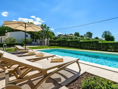 PoolOfHouse
