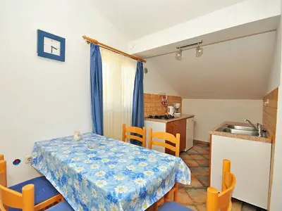 Ferienwohnung für 4 Personen (47 m²) in Vlašići 8/10