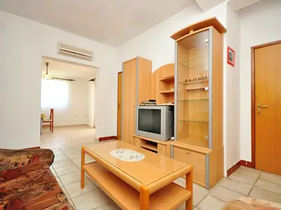 Ferienwohnung für 6 Personen (80 m²) in Vlašići 7/10