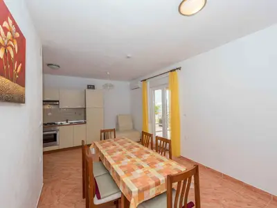 Ferienwohnung für 4 Personen (66 m²) in Vlašići 9/10