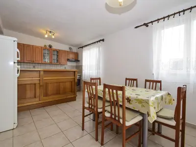 Ferienwohnung für 6 Personen (100 m²) in Vlašići 7/10