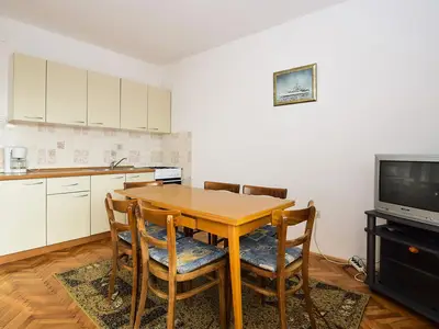 Ferienwohnung für 6 Personen (49 m²) in Vlašići 7/10