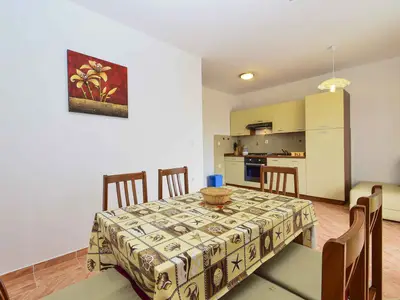 Ferienwohnung für 5 Personen (53 m²) in Vlašići 8/10