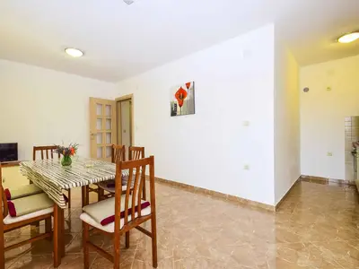 Ferienwohnung für 5 Personen (53 m²) in Vlašići 8/10