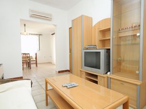 23927695-Ferienwohnung-6-Vlašići-300x225-3