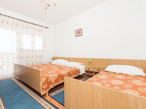 23940834-Ferienwohnung-6-Vlašići-300x225-2