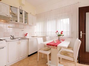 23724920-Ferienwohnung-3-Vlašići-300x225-1