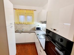 18324048-Ferienwohnung-10-Vlašići-300x225-2