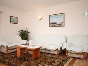 18323895-Ferienwohnung-8-Vlašići-300x225-3