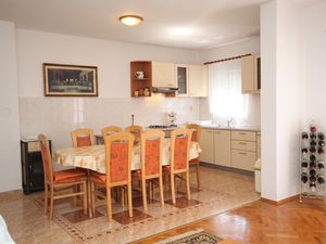 18323895-Ferienwohnung-8-Vlašići-300x225-4