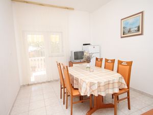 18323239-Ferienwohnung-5-Vlašići-300x225-1