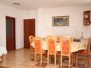 18323895-Ferienwohnung-8-Vlašići-300x225-5