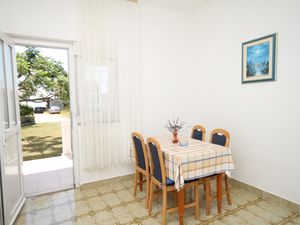 23929387-Ferienwohnung-3-Vlašići-300x225-1