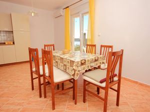 23930692-Ferienwohnung-5-Vlašići-300x225-1