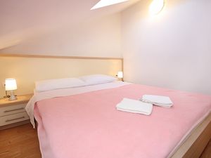 23930694-Ferienwohnung-2-Vlašići-300x225-3