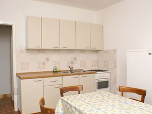 23927537-Ferienwohnung-6-Vlašići-300x225-2