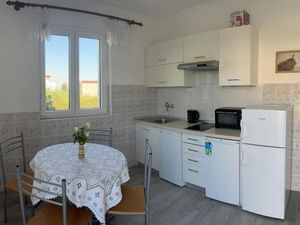 23927540-Ferienwohnung-3-Vlašići-300x225-4