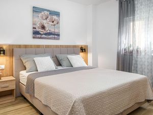 22442323-Ferienwohnung-4-Vodice-300x225-5