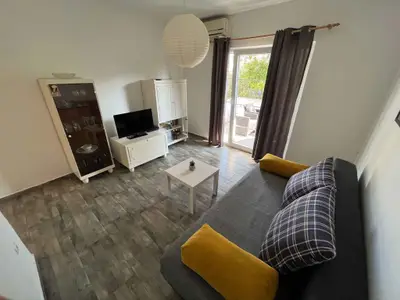 Ferienwohnung für 5 Personen (75 m²) in Vodice 1/10