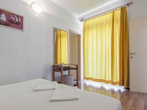 23958191-Ferienwohnung-4-Vodice-300x225-4