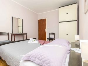 23958196-Ferienwohnung-5-Vodice-300x225-3