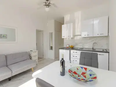 Ferienwohnung für 2 Personen (30 m²) in Vodice 2/10