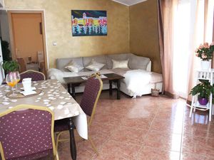 23774597-Ferienwohnung-5-Vodice-300x225-4