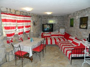 23041199-Ferienwohnung-7-Vodice-300x225-2