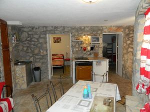 23041199-Ferienwohnung-7-Vodice-300x225-5