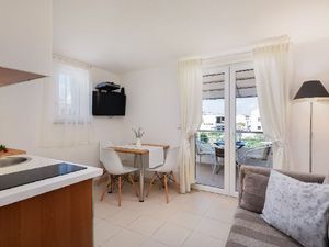 19284707-Ferienwohnung-0-Vodice-300x225-5