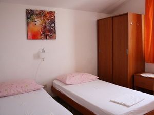 19285576-Ferienwohnung-0-Vodice-300x225-3