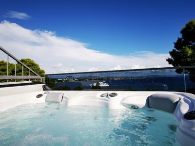 Wellness. Privat Jacuzzi mit Meer blick