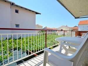 23940407-Ferienwohnung-4-Vodice-300x225-3